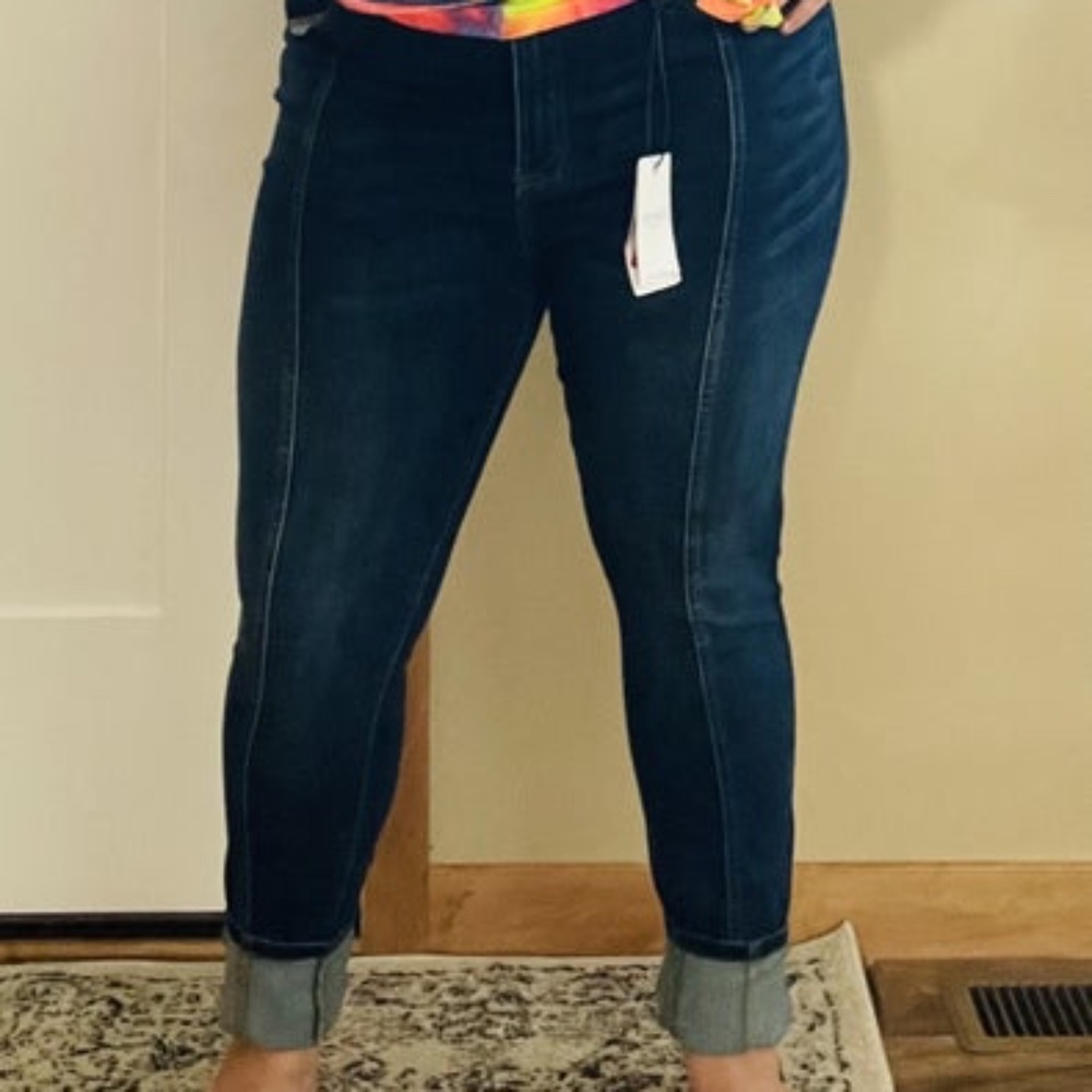 Judy Blue Seam Leg Jeans